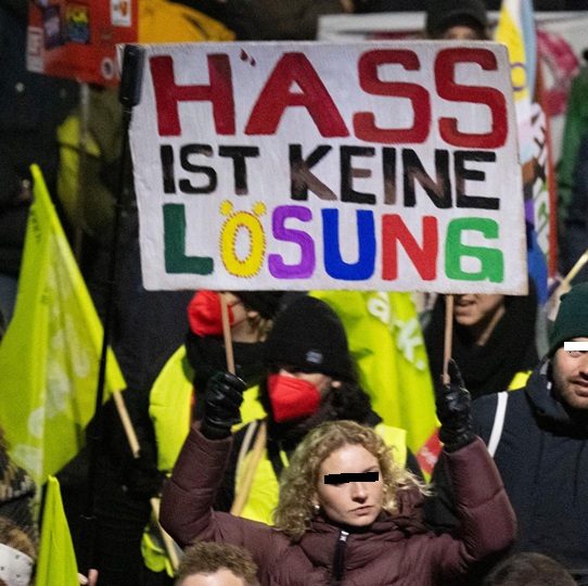 Euer Hass auf die Kinderliebe kommt v o r dem Hass auf Euch - Kopie.jpg